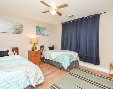 812 Dragonfly Drive - Photo Thumbnail 7