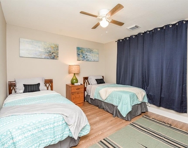 812 Dragonfly Drive - Photo Thumbnail 5