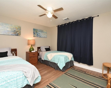 812 Dragonfly Drive - Photo Thumbnail 6
