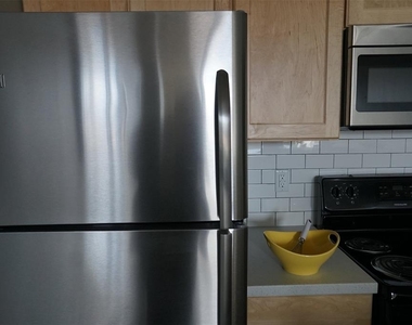 135 W Wells St - Photo Thumbnail 12