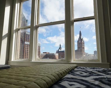 135 W Wells St - Photo Thumbnail 3