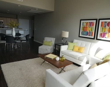 135 W Wells St - Photo Thumbnail 8