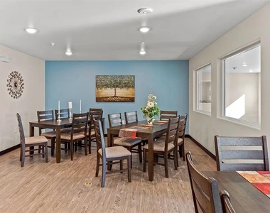 1240 N Lucille St - Photo Thumbnail 7