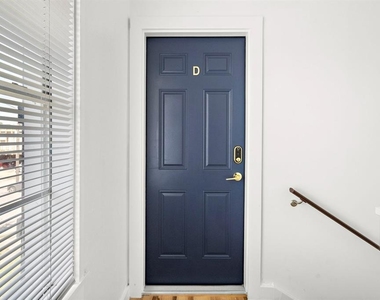 3901 Dallas Street - Photo Thumbnail 5