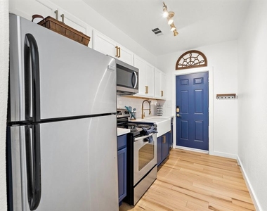 3901 Dallas Street - Photo Thumbnail 6
