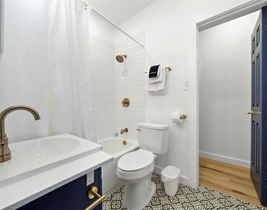 3901 Dallas Street - Photo Thumbnail 8