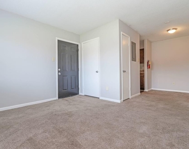 1103 E Church St - Photo Thumbnail 17