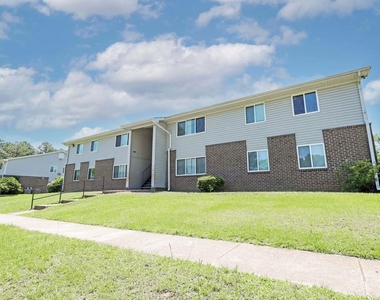 1103 E Church St - Photo Thumbnail 7