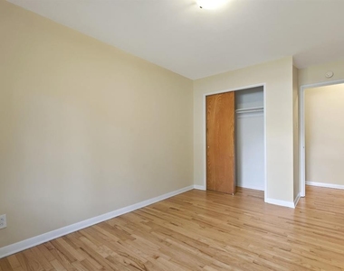 1240 Cedar Ave - Photo Thumbnail 8