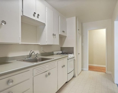 1240 Cedar Ave - Photo Thumbnail 3