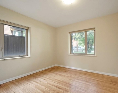 1240 Cedar Ave - Photo Thumbnail 7