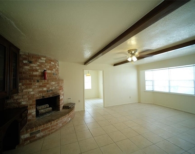 12618 Bexley Drive - Photo Thumbnail 11