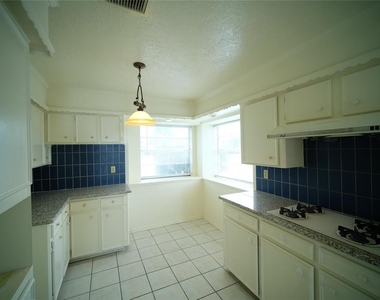 12618 Bexley Drive - Photo Thumbnail 6