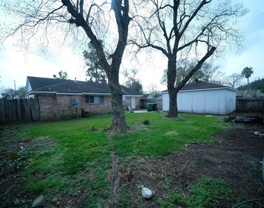 12618 Bexley Drive - Photo Thumbnail 3