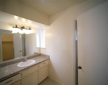 12618 Bexley Drive - Photo Thumbnail 16