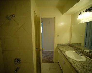 12618 Bexley Drive - Photo Thumbnail 14