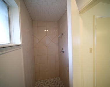 12618 Bexley Drive - Photo Thumbnail 17