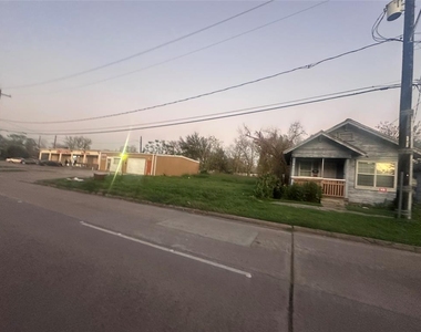 1108 Gregg Street - Photo Thumbnail 5