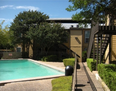 1000 W 26th St - Photo Thumbnail 1