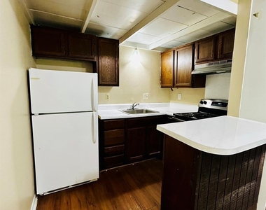 1000 W 26th St - Photo Thumbnail 10