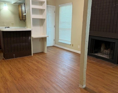 1000 W 26th St - Photo Thumbnail 3