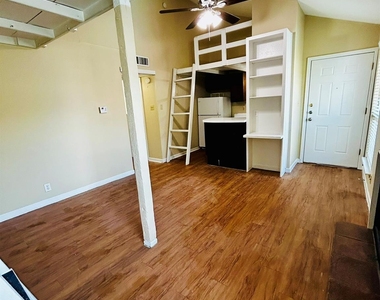 1000 W 26th St - Photo Thumbnail 9