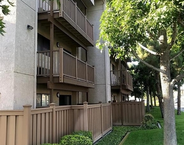11441 Acacia Pkwy - Photo Thumbnail 8