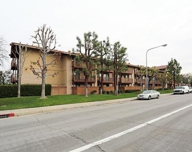 11441 Acacia Pkwy - Photo Thumbnail 1