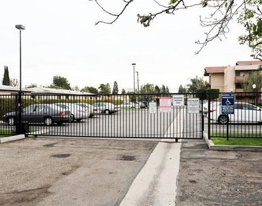 11441 Acacia Pkwy - Photo Thumbnail 3