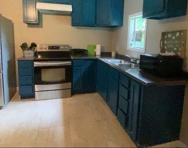 695 Grimes Avenue - Photo Thumbnail 16