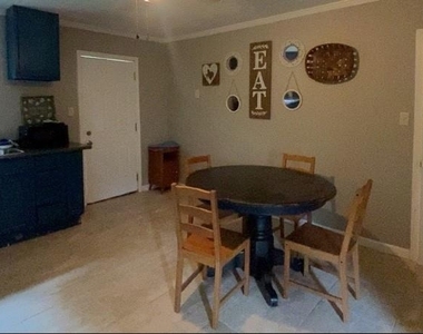 695 Grimes Avenue - Photo Thumbnail 9