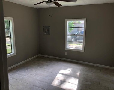 695 Grimes Avenue - Photo Thumbnail 27