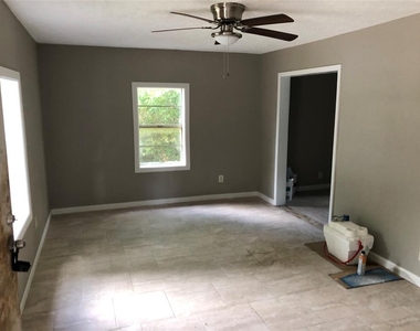 695 Grimes Avenue - Photo Thumbnail 23