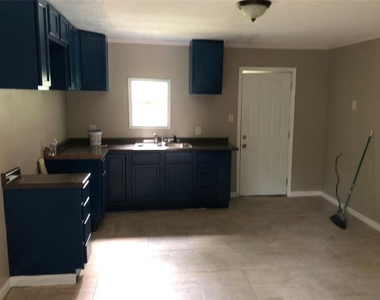695 Grimes Avenue - Photo Thumbnail 24