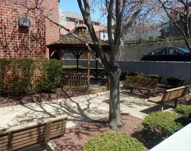 120 E Franklin St - Photo Thumbnail 4
