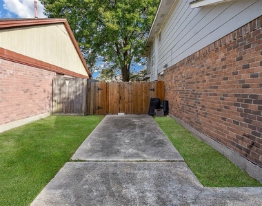 5631 Fawn Trail Lane - Photo Thumbnail 12