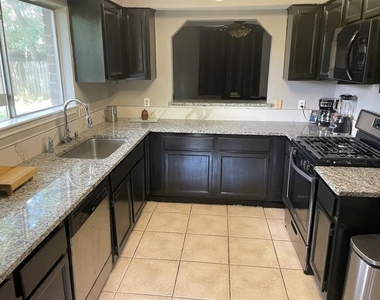 5631 Fawn Trail Lane - Photo Thumbnail 3