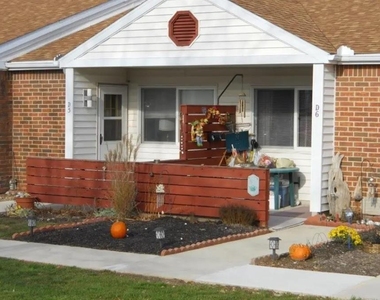 800 W Indiana Ave - Photo Thumbnail 5