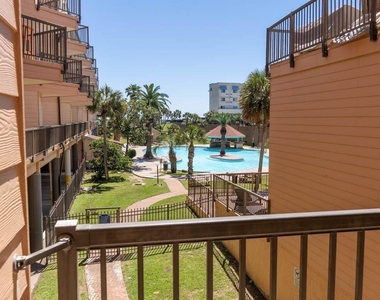 9520 Seawall Boulevard - Photo Thumbnail 20