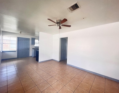 5602 Hirsch Road - Photo Thumbnail 8