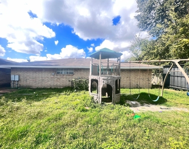 5602 Hirsch Road - Photo Thumbnail 10