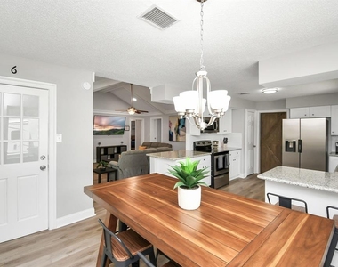 21722 Forest Glade Drive - Photo Thumbnail 12