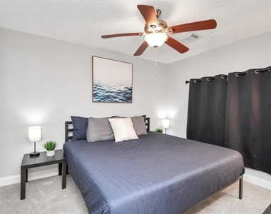 21722 Forest Glade Drive - Photo Thumbnail 3