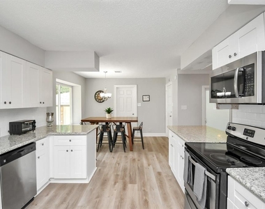 21722 Forest Glade Drive - Photo Thumbnail 11