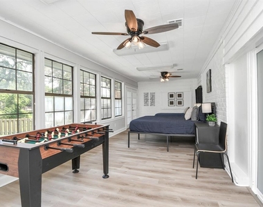 21722 Forest Glade Drive - Photo Thumbnail 8