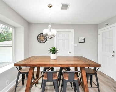 21722 Forest Glade Drive - Photo Thumbnail 7