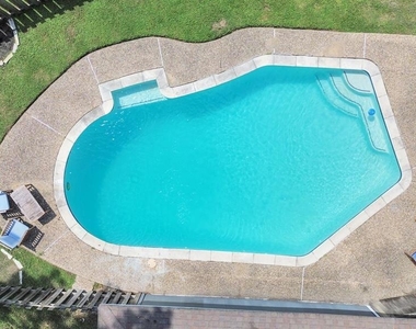 21722 Forest Glade Drive - Photo Thumbnail 4