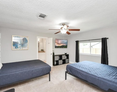 21722 Forest Glade Drive - Photo Thumbnail 14