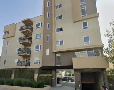 816 S Carondelet St - Photo Thumbnail 3