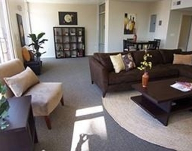 816 S Carondelet St - Photo Thumbnail 4